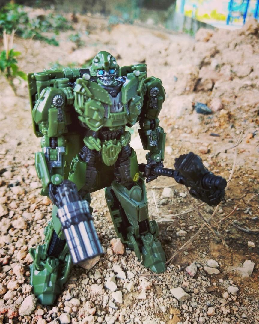 Transformers Studio Series Deluxe SS26 SS26 WWII WW2 Bumblebee