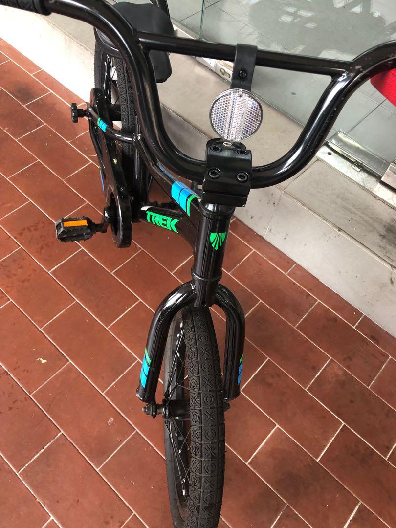 Trek 16 inch bike and helmet, Sports Equipment, Bicycles & Parts