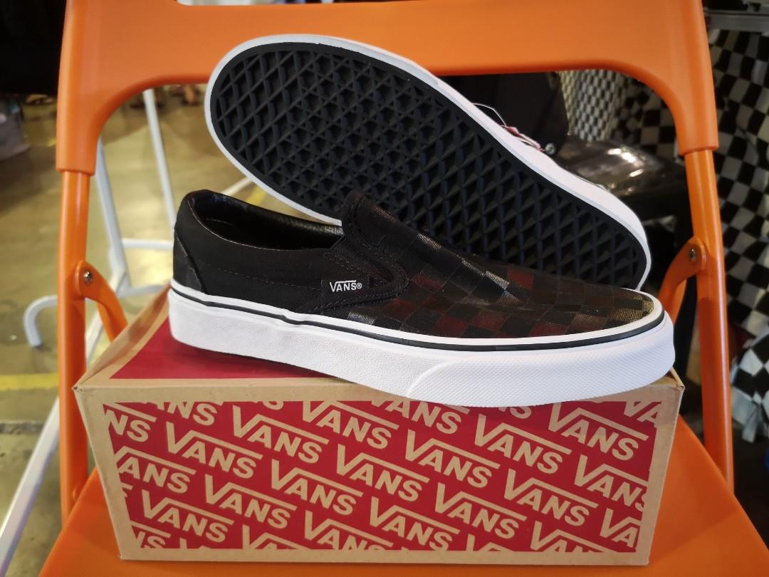 vans queensbay mall