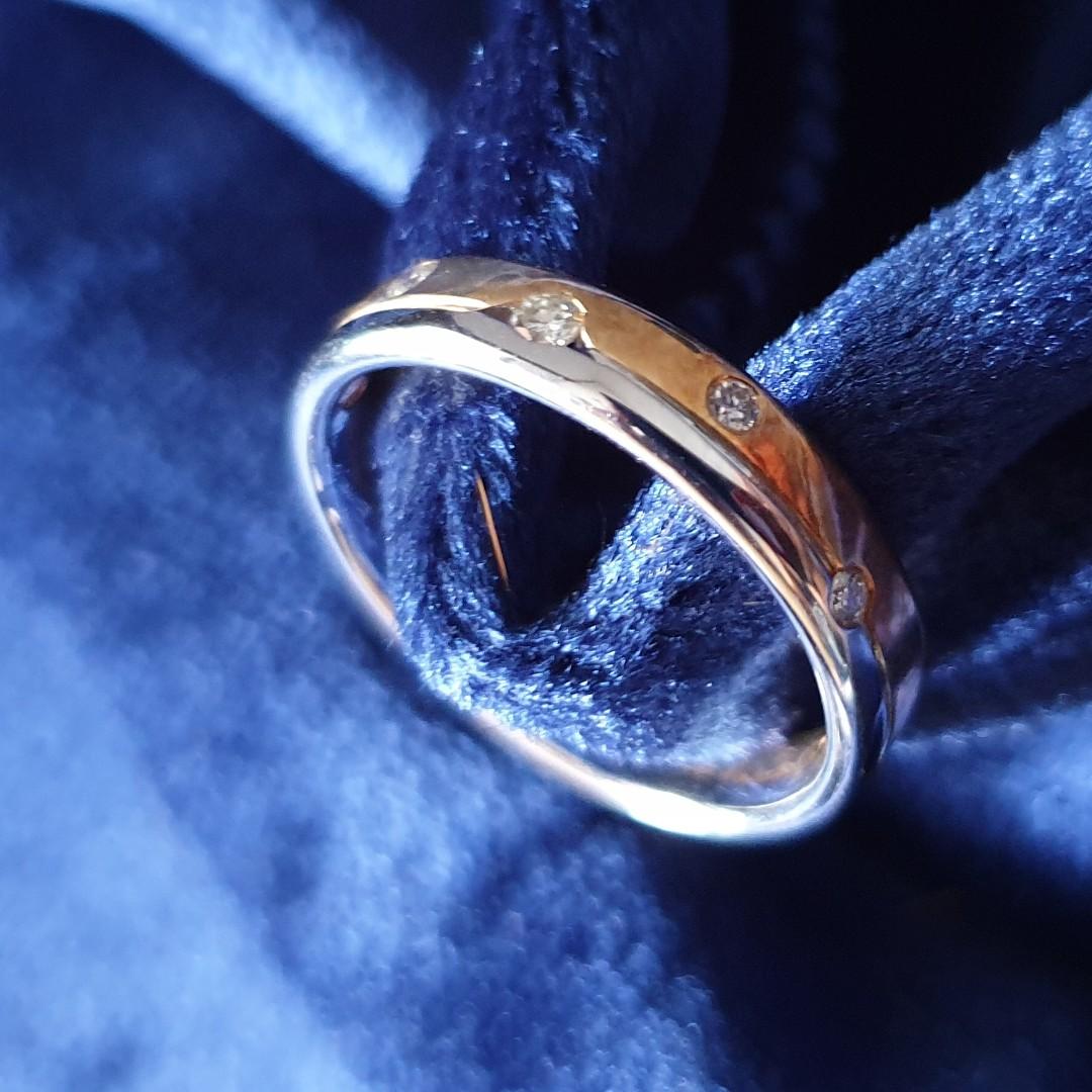 Gold band hotsell with diamonds inset