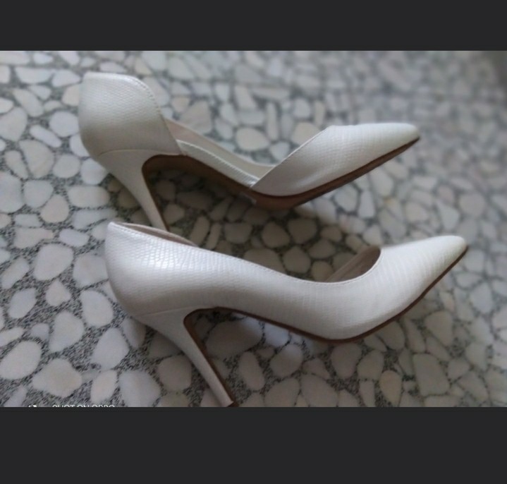 White heels, Women's Fashion, Footwear, Heels on Carousell