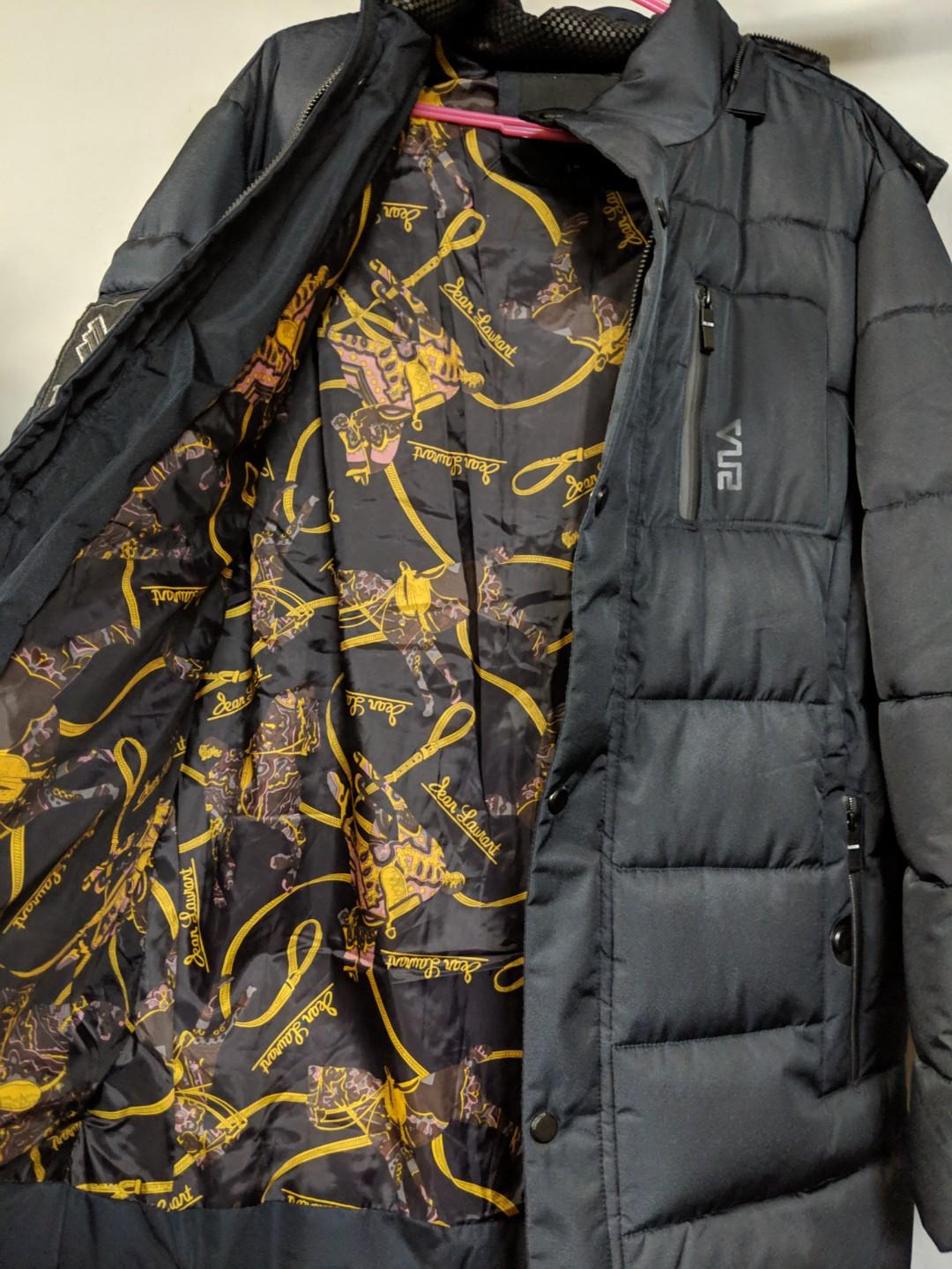 Winter Jacket (Category: Coats, Jackets and Outerwear) located in Singapore. Submitted by fzazmn_ (Listing ID 222028224, Image 2). Description: For 5 Degrees Celsius or warmer. Used once. One fake chest pocket. 2 side pockets. One inner chest pocket. Negotiable.