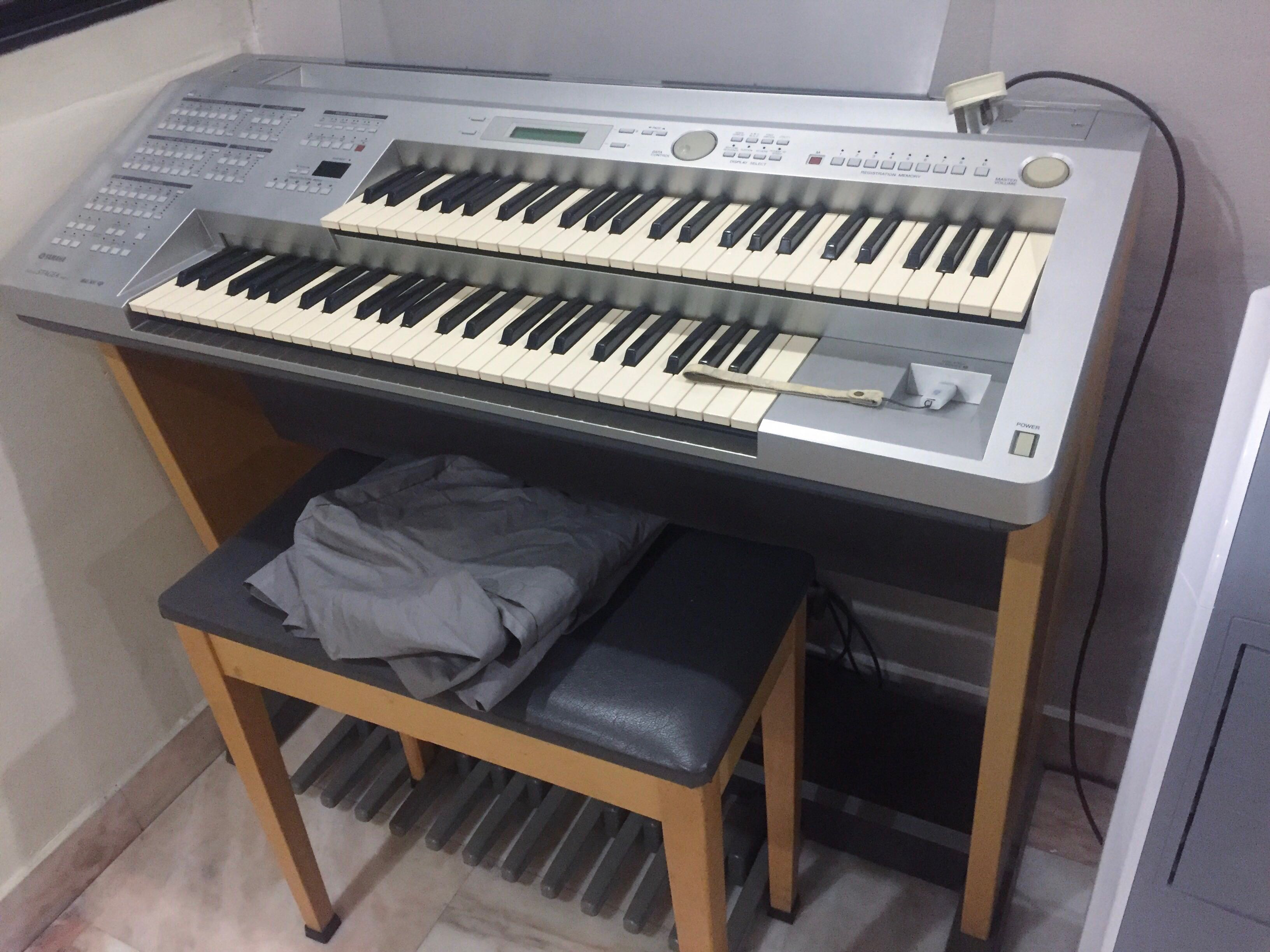 Yamaha electone STAGEA ELB01, Music & Media, Music Instruments on