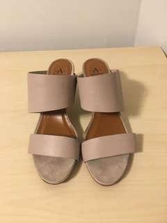 Aquatalia heels size 8.5