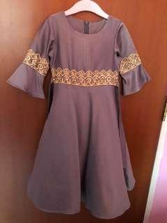 Girl grey Jubah