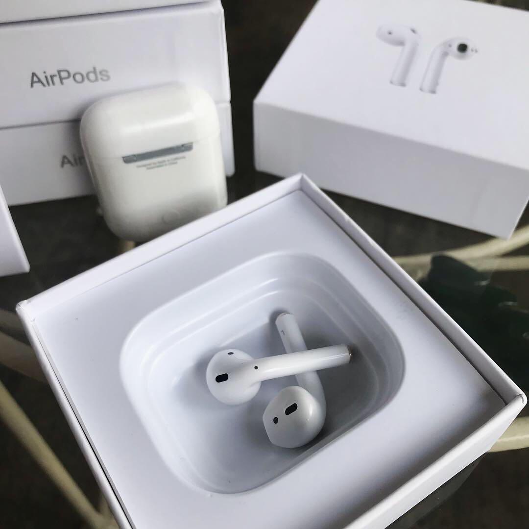 Airpods (Category: Earphones) located in Quezon City. Submitted by allthingsdapper (Listing ID 222214660, Image 3). Description: ‼️Preorder, by batch‼️ APPLE AIRPODS ✨ 3-7 working days processing time after payment ⏱ PHP3,000 1:1 premium copy 🔥 Auto connect via Bluetooth for Apple & Android Complete package (box, manuals, charger) Bass boosted like original Apple earphones tested 💯 Works on Siri ✨ Available for meetups and shipping nationwide! 