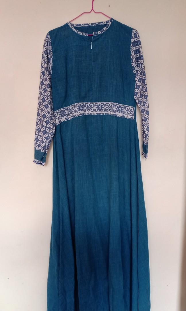 Gamis Bahan Katun Denim Dan Batik Fesyen Wanita Muslim Fashion Gaun Di Carousell