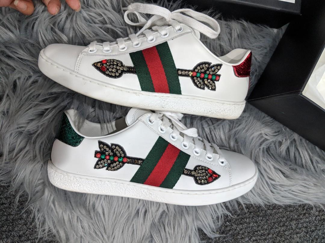gucci ace sneakers arrow