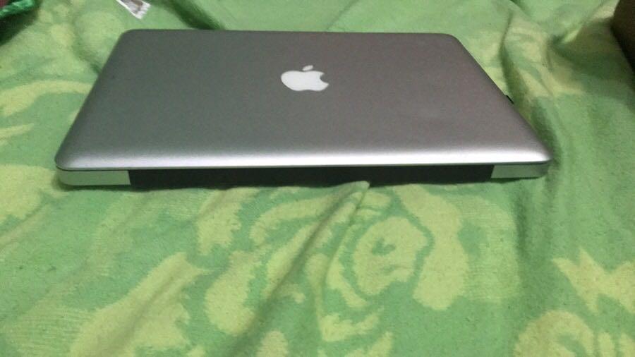 MacBook Pro 2010 (Category: Laptops & Notebooks) located in Manila. Submitted by yogisell (Listing ID 222203546, Image 3). Description: .