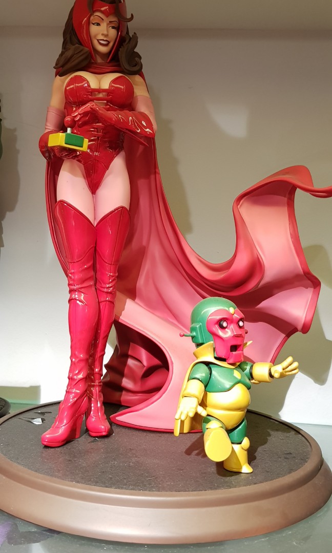 sideshow scarlet witch comiquette