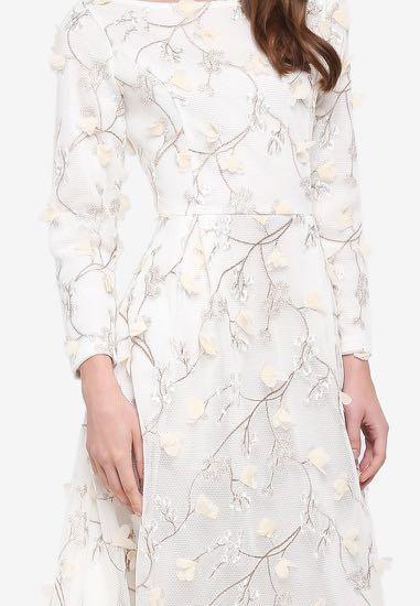 Applique & mesh sleeve flared store dress