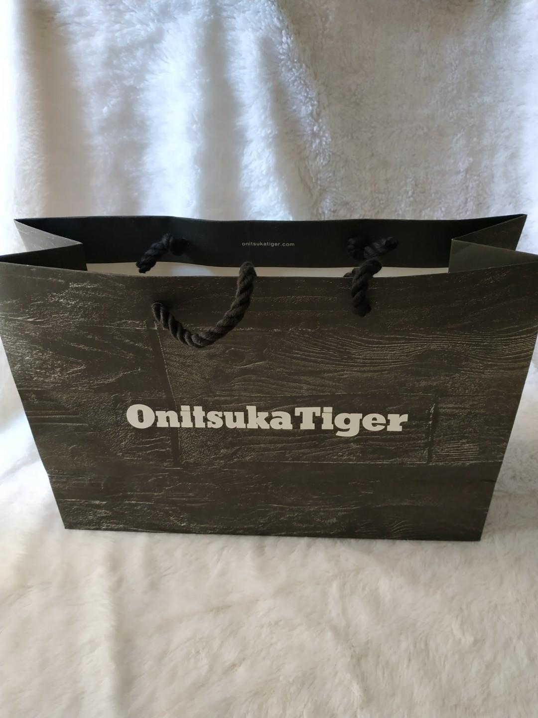 Paper Bag Onitsuka Tiger, Barang Mewah 
