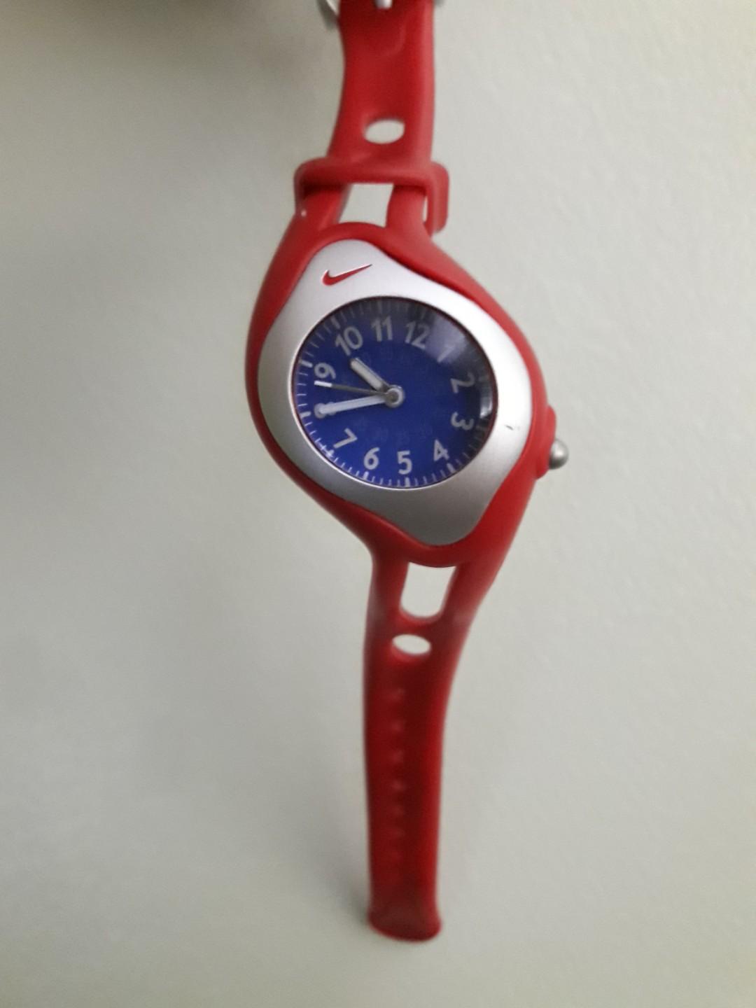 Red hotsell nike watch