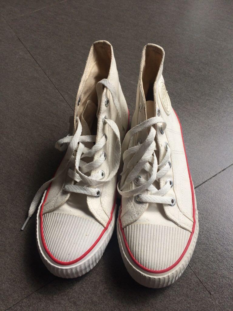 Sepatu Warrior Men S Fashion Men S Footwear Sneakers On Carousell