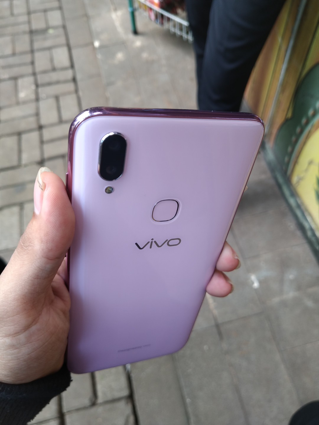 Vivo V11 Limited Edition Harga Nego Telepon Seluler Tablet Ponsel Android Lainnya Di Carousell