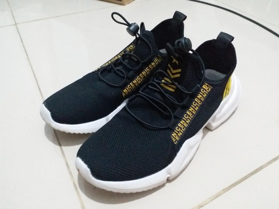 Zilingo sepatu hotsell sneakers
