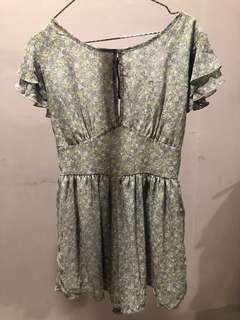 Backless floral dress (kulot)