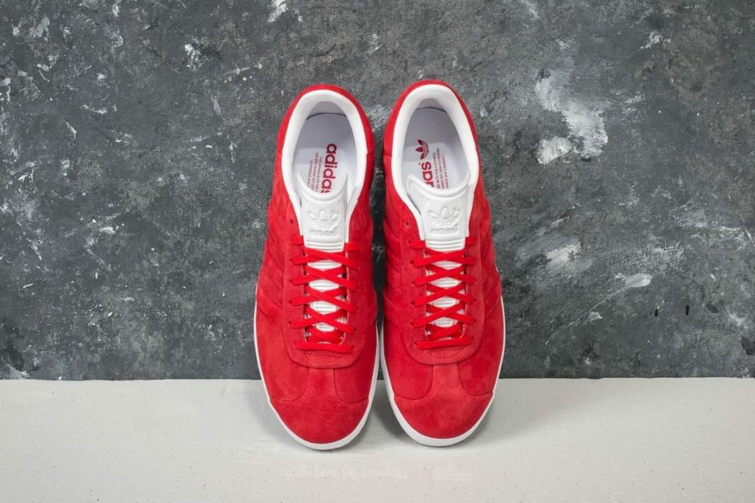 gazelle stitch and turn red