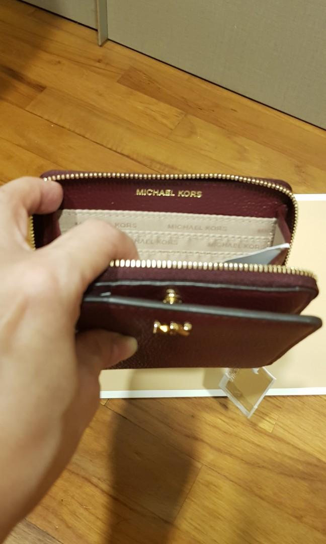 Maroon on sale mk wallet