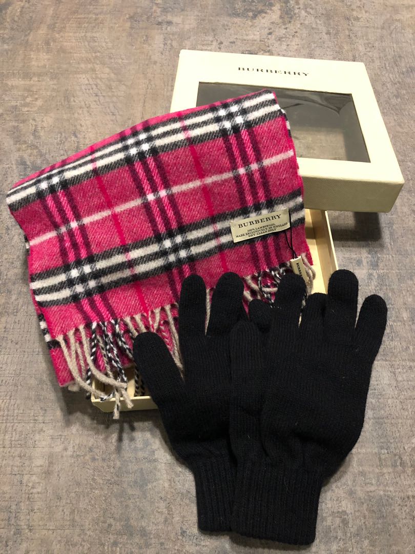 Burberry scarf glove set 2025