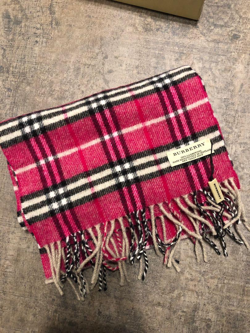 Burberry scarf top glove set