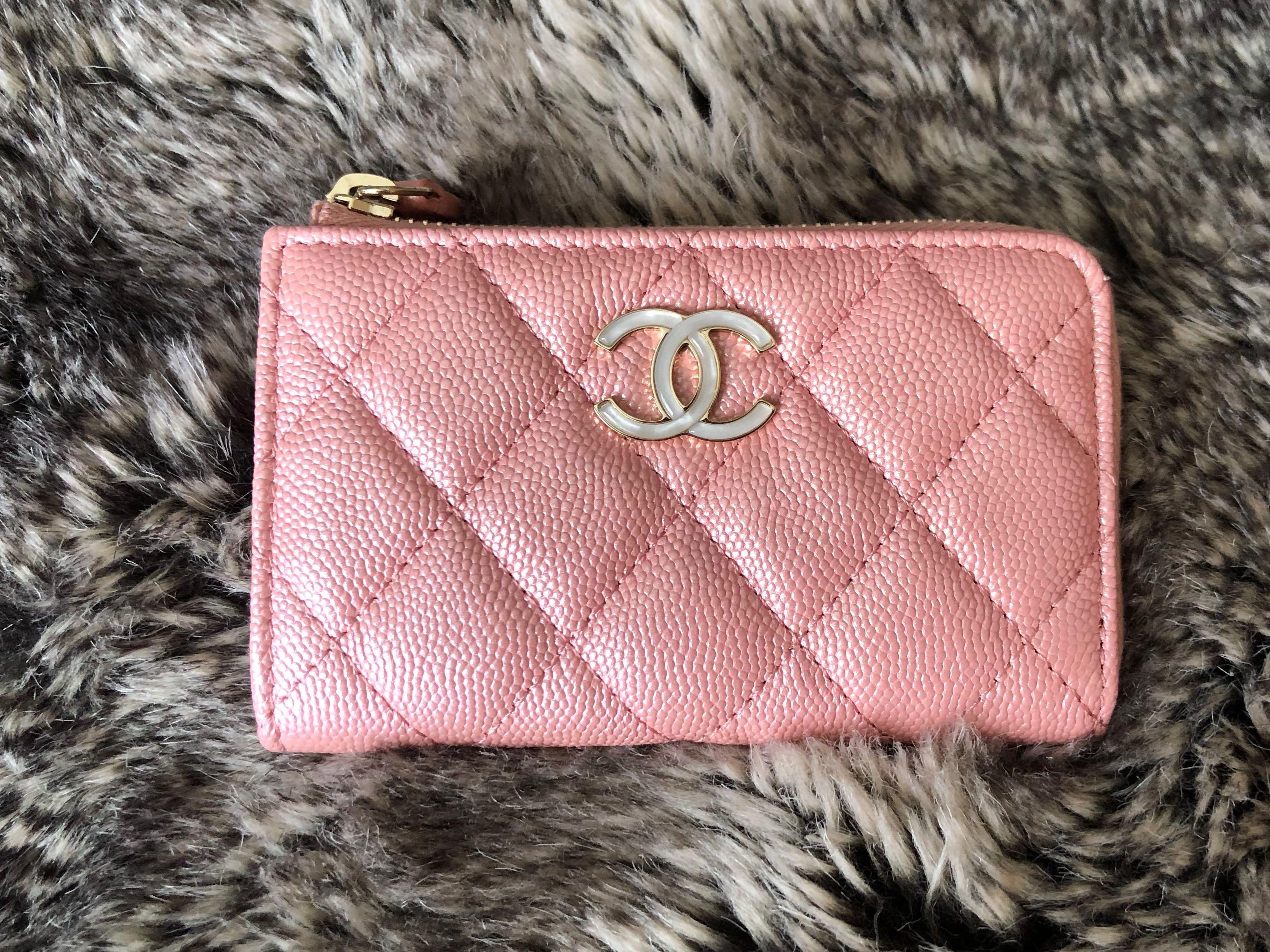 Chanel 22P pink grained calfskin zippy wallet