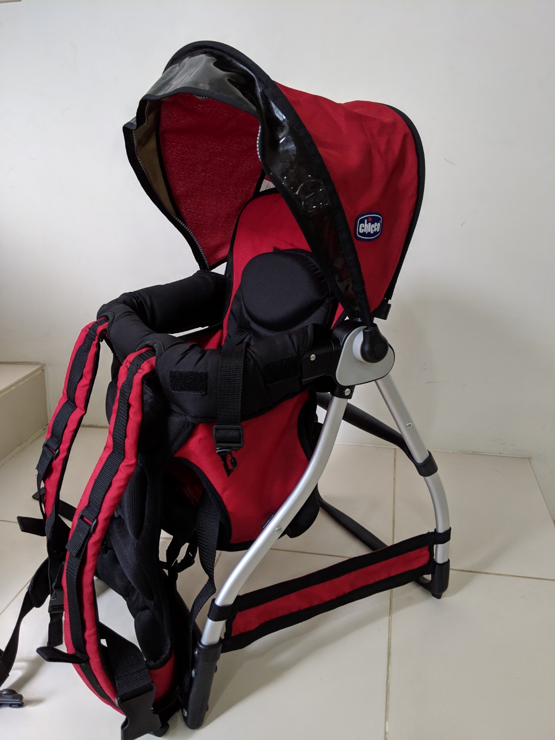 Chicco hiking baby carrier outlet red