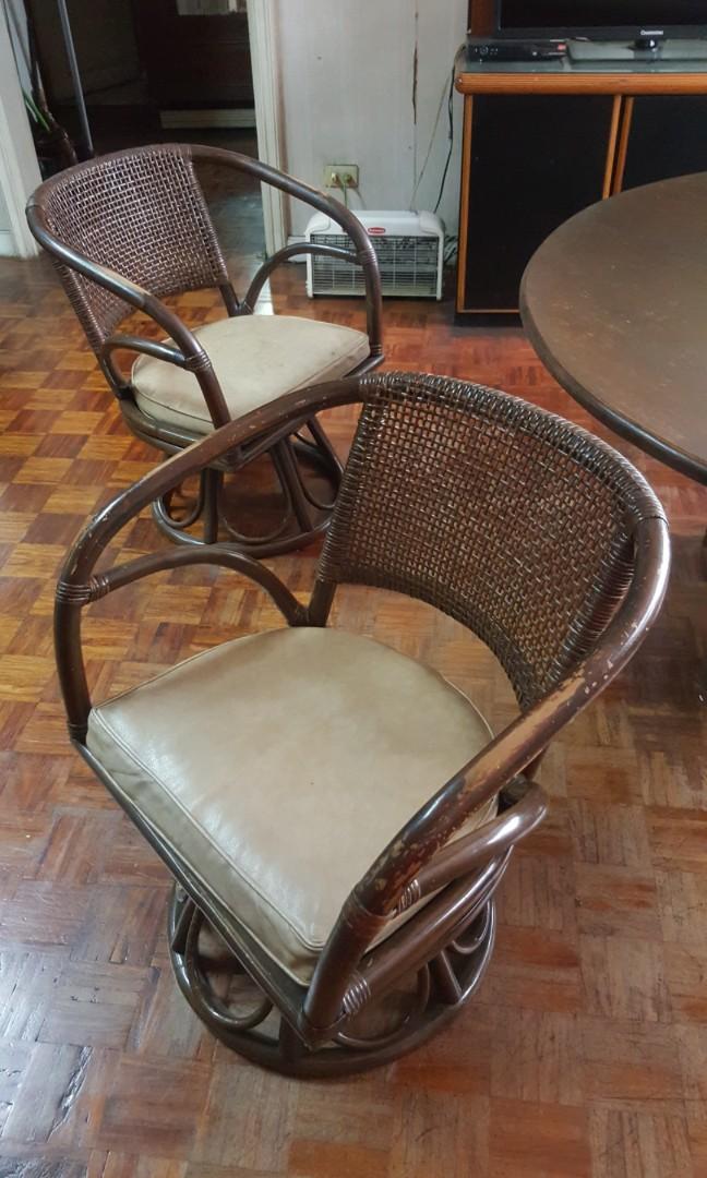 Dining Table /Chair Set (Category: Chairs) located in Mandaluyong City. Submitted by canonetql (Listing ID 222338705, Image 3). Description: Complete Dining Table/Chair Set. Good condition, sturdy, reliable set. All solihiya good (Repair of this alone costs P 3500/ chair) Comfortable seats (you may develop a habit to sleep on them! Haha) . Nice, big table. 60- inches in diameter. Set includes round table, stand, and five chairs. No reserve, first