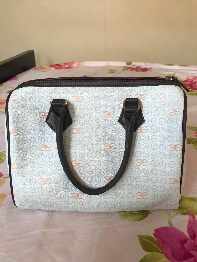 Esquire Doctors Bag, Women's Fashion, Bags & Wallets, Crossbody Bags