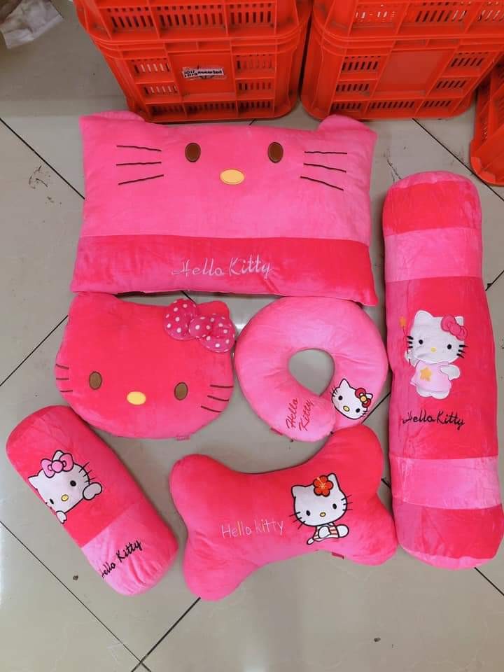 Hello kitty pillow online set