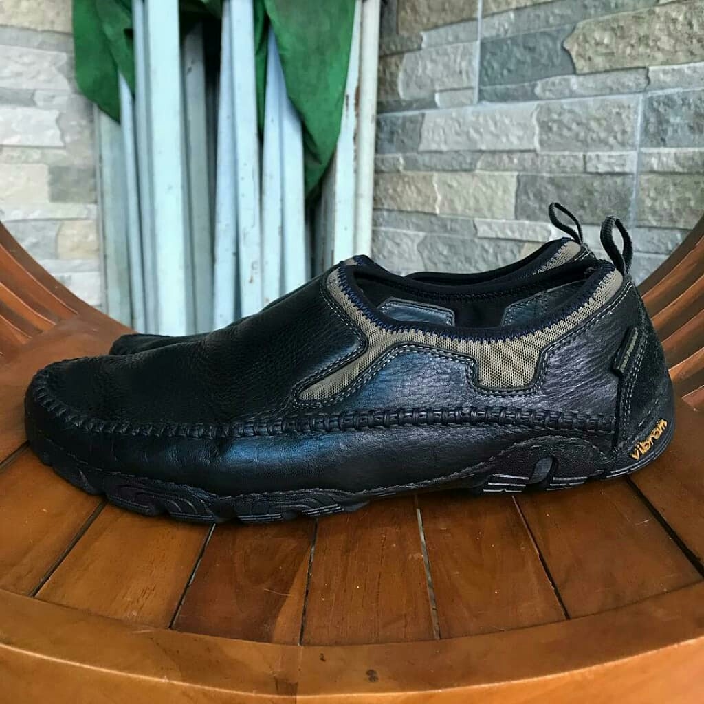 Hush puppies sales vibram shoes