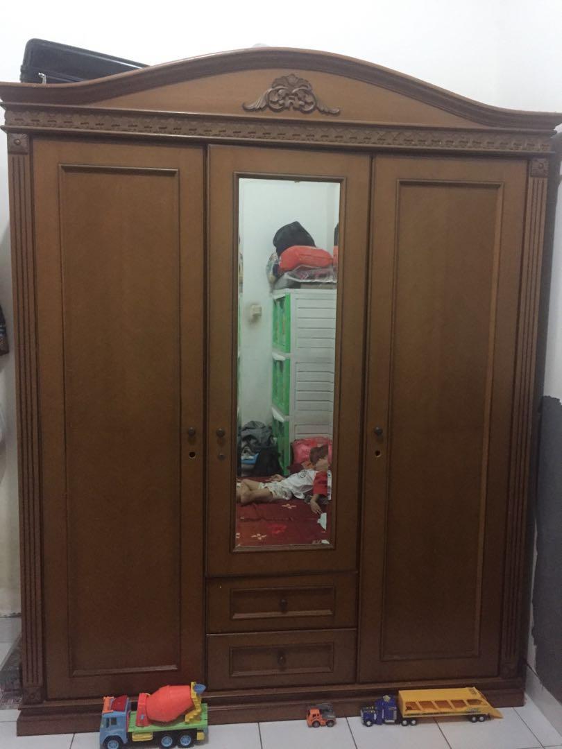 Lemari Baju Kayu 3 Pintu Perabotan Rumah Di Carousell