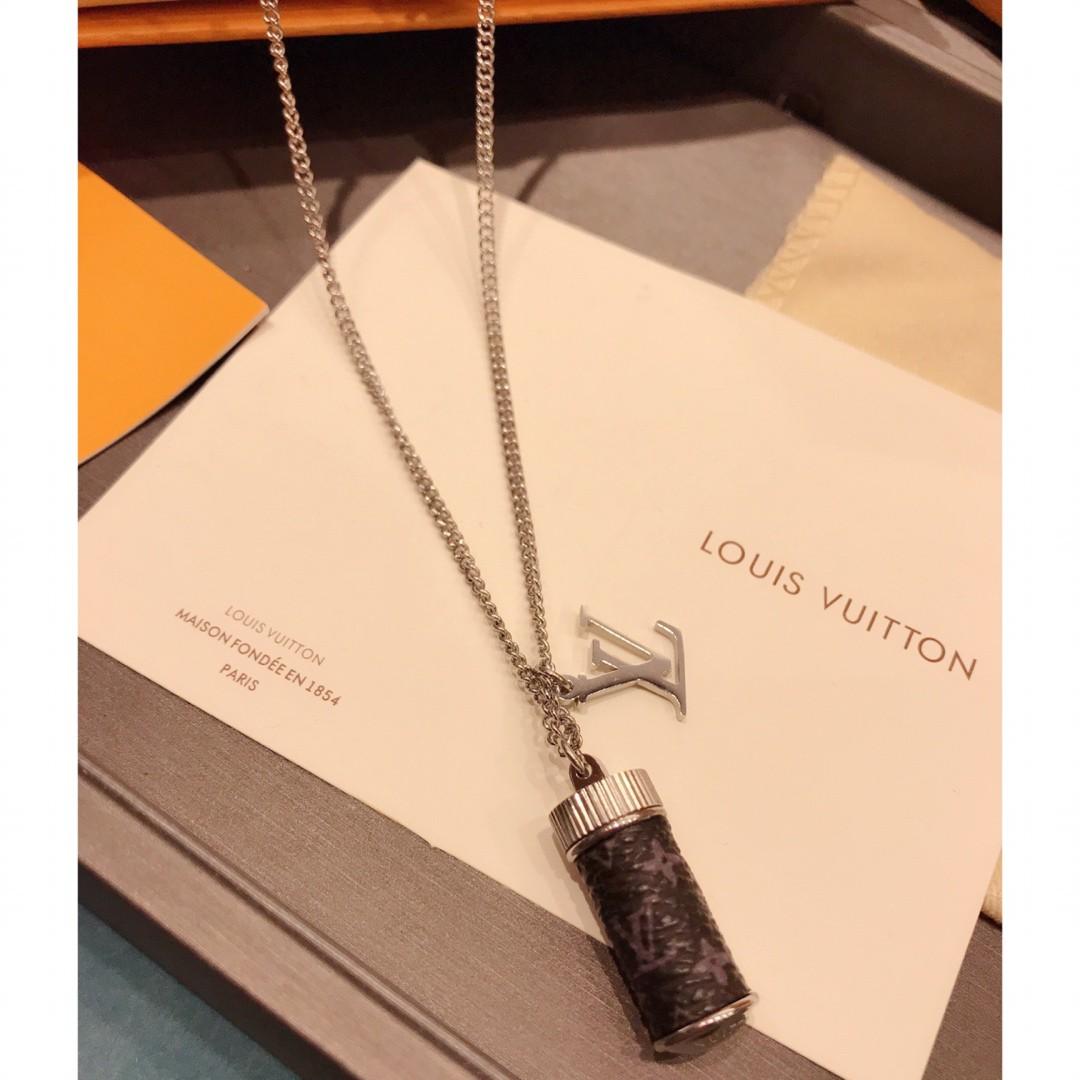 Louis Vuitton 2019 Cruise Monogram Eclipse Charms Necklace (M63641)
