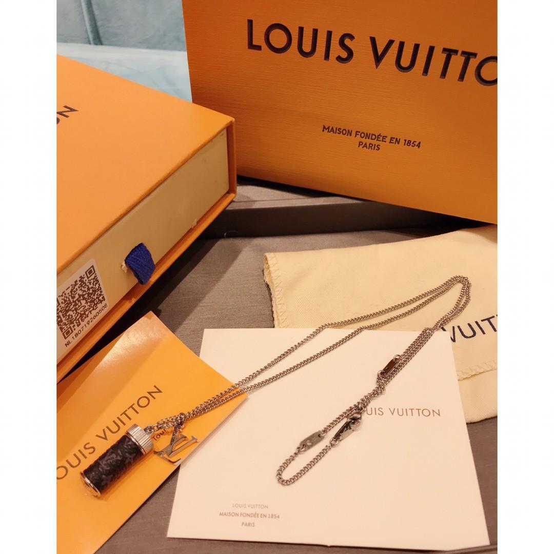 LV MONOGRAM ECLIPSE CHARMS NECKLACE, 名牌, 服裝- Carousell