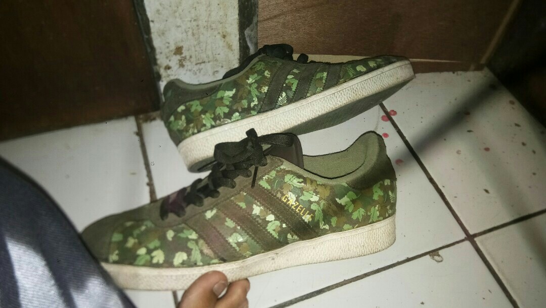 Adidas gazelle camo hot sale