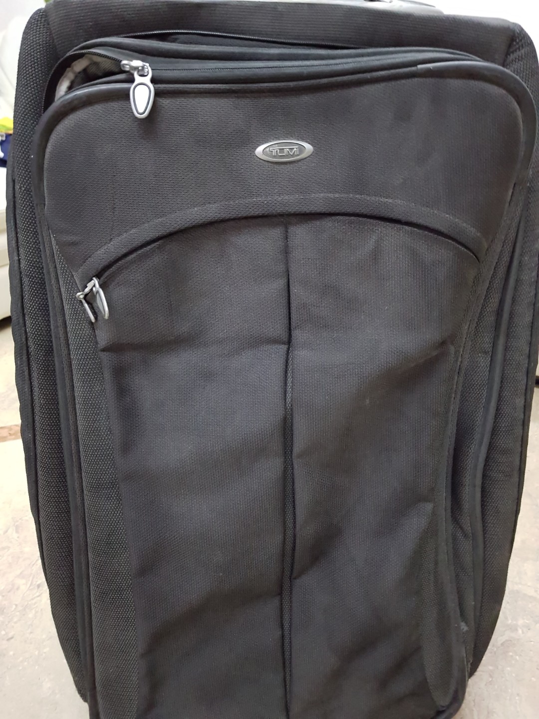 tumi 27 inch luggage