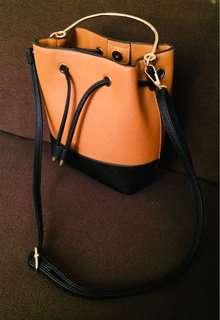 Shoulder / hand bag