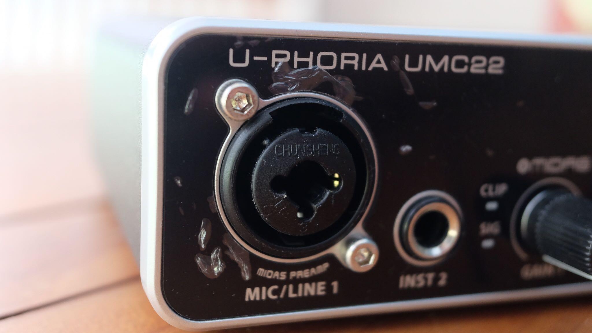Behringer umc22 headphone amp 2025