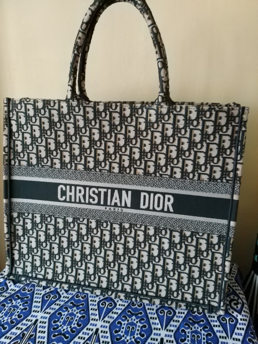 Consider A Weekend Bag Like Diors Book Tote For The Weekdays