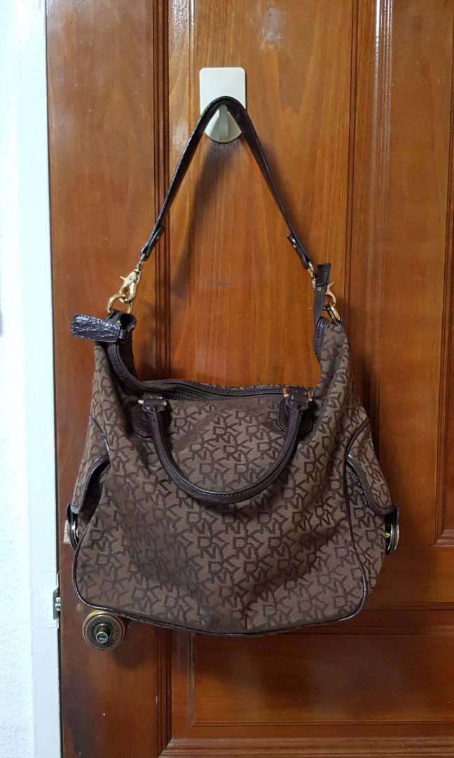dkny hobo