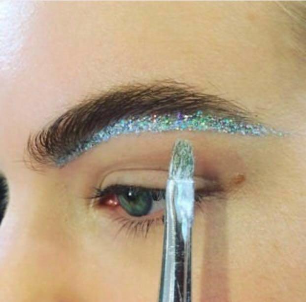 Glitter make up, face glitter 🎨 paint ✨ (Category: Face Care) located in Muntinlupa City. Submitted by sunsandandwaves (Listing ID 222329393, Image 2). Description: #aprilsale Don’t be bitter wear glitter ✨ Be summer ready or date night ready with these shimmering glitter. 🔮❤️💜🧡💛💚 Brand new for all colours except bronze and pink 💖 Includes glitter sticker, sticker designs That you can choose to wear and draw on your body or face (guide sti