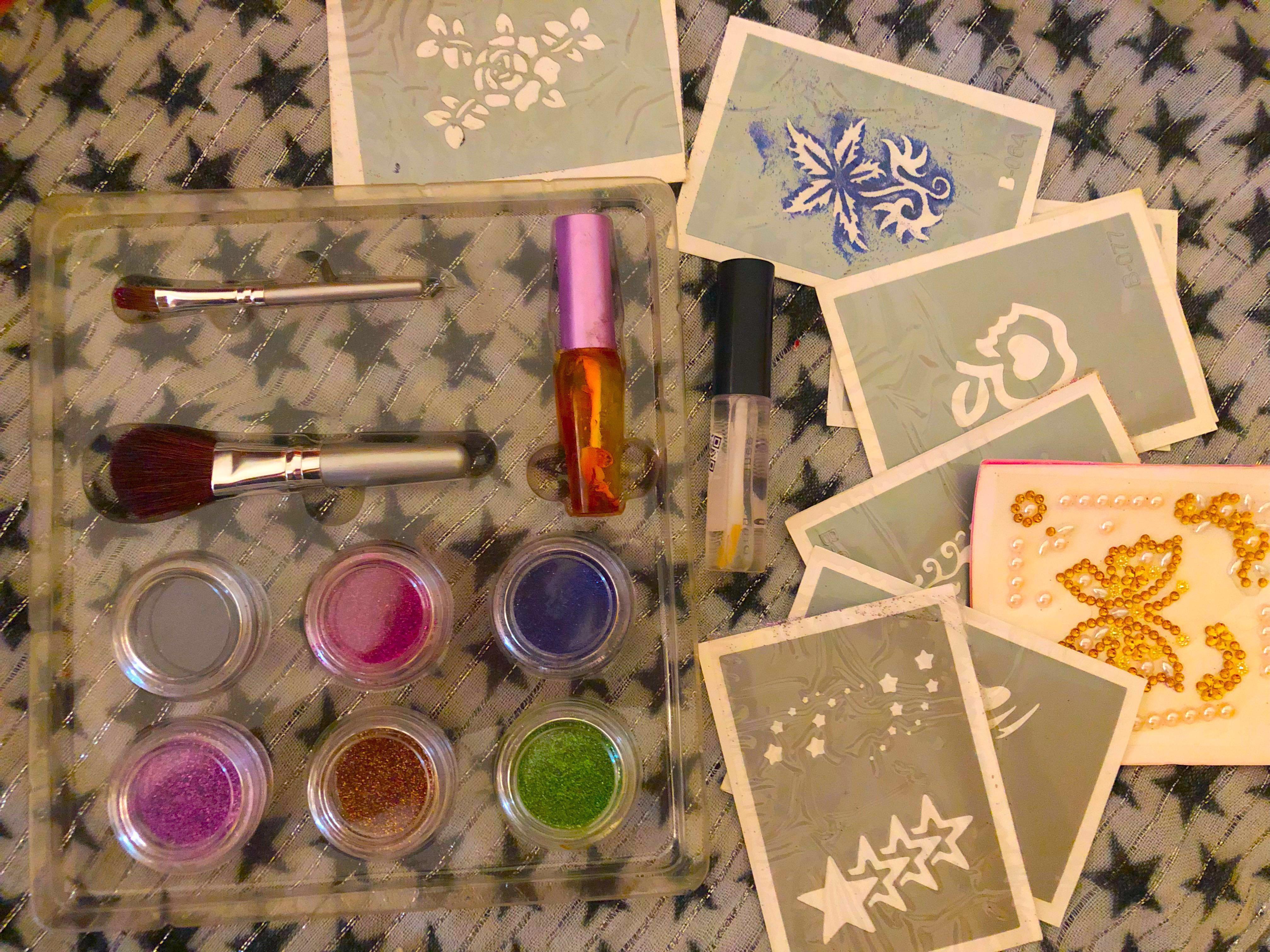 Glitter make up, face glitter 🎨 paint ✨ (Category: Face Care) located in Muntinlupa City. Submitted by sunsandandwaves (Listing ID 222329393, Image 3). Description: #aprilsale Don’t be bitter wear glitter ✨ Be summer ready or date night ready with these shimmering glitter. 🔮❤️💜🧡💛💚 Brand new for all colours except bronze and pink 💖 Includes glitter sticker, sticker designs That you can choose to wear and draw on your body or face (guide sti