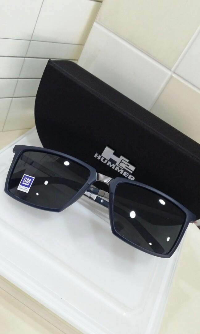 Hummer polarised sunglasses, Men's Fashion, Watches & Accessories