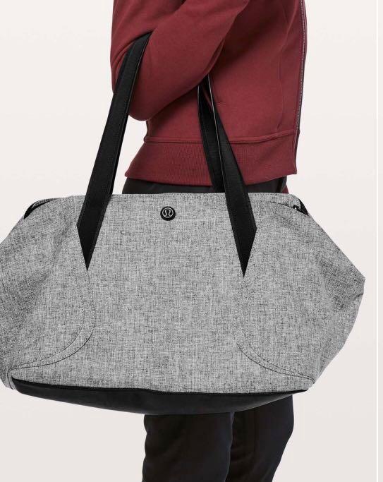 lululemon out and about tote