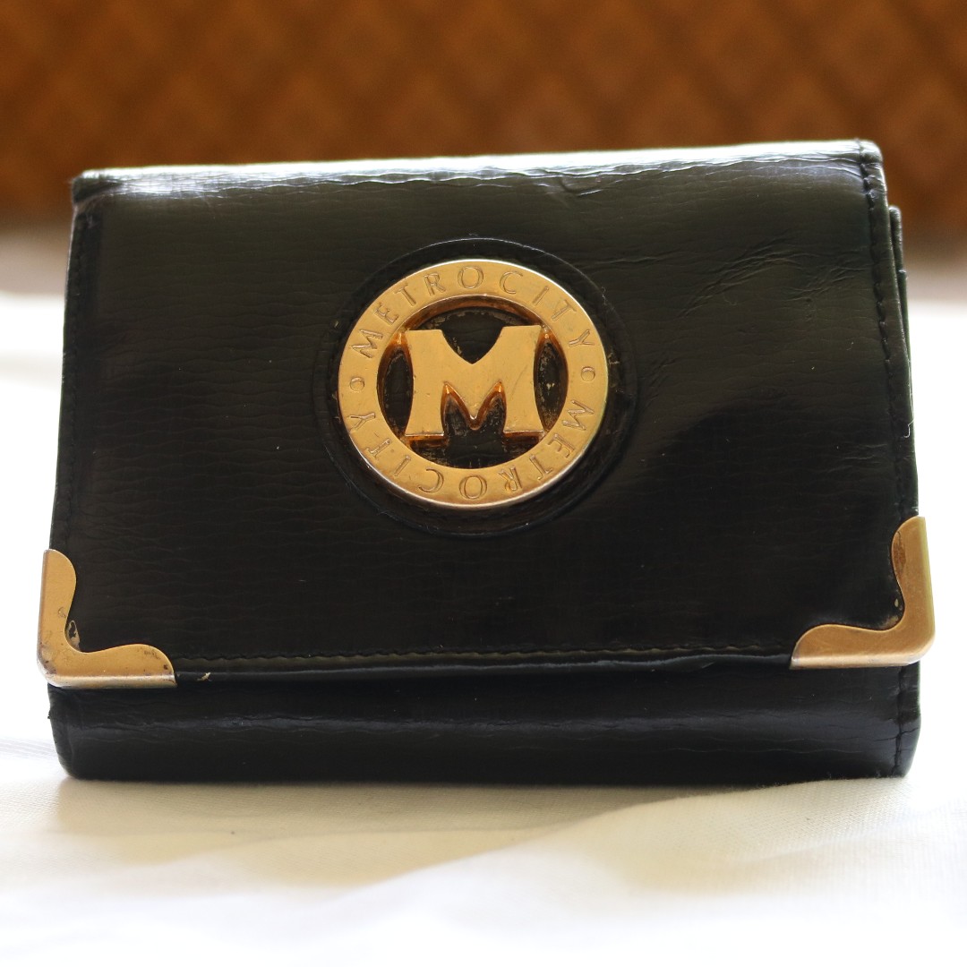 Metrocity Short Wallet, Women's Fashion, Bags & Wallets, Wallets