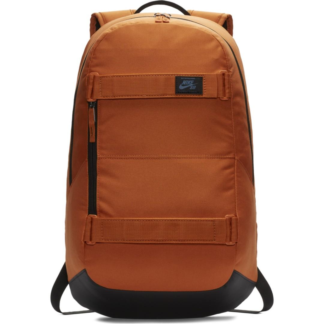 NIKE SB COURTHOUSE BACKPACK 24L UNISEX BACKPACK (Category: Backpacks) located in Davao. Submitted by barato2017 (Listing ID 222388067, Image 2). Description: item condition: Brand New with tag 100% AUTHENTIC / ORIGINAL IMPORTED Size W30 x H50 x D15 cm W 12 x H 19.5 x D 6 inches capacity: 24L The Nike SB Courthouse Backpack offers a spot for all your gear, including your skateboard when it's not underfoot. Its densely woven material provides lasti