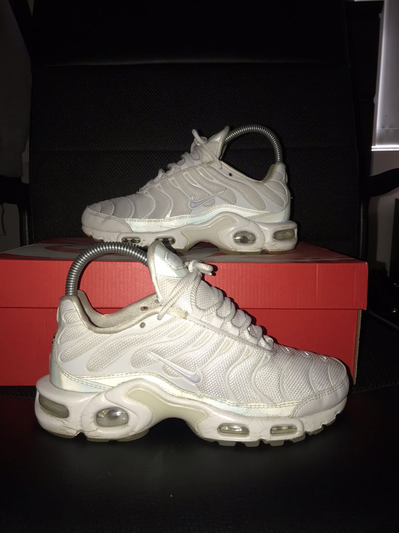nike tn womens white