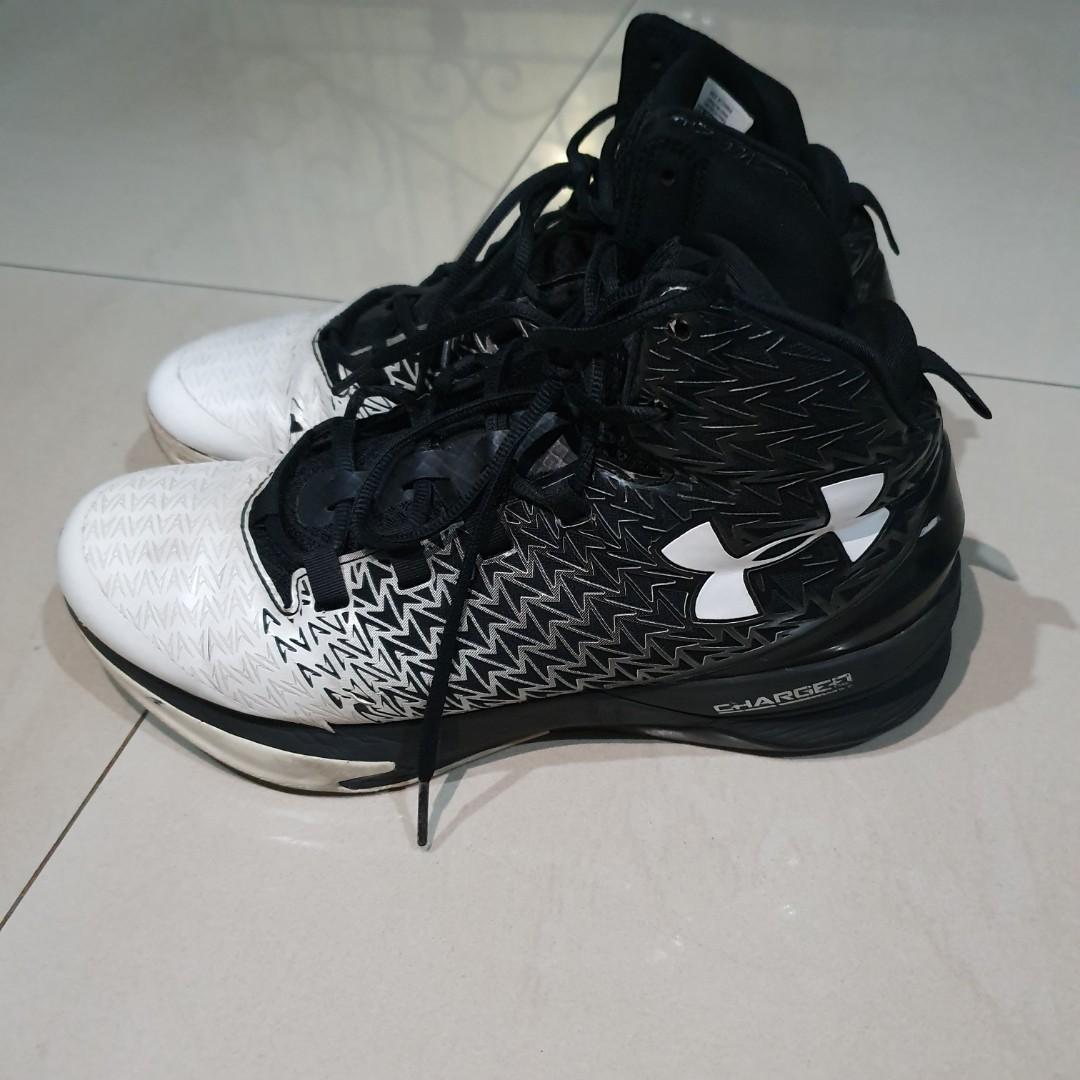 Ori Sepatu Olahraga Basket Under Armour Clutchfit Drive 3 Hitam Putih Bekas Second Olah Raga Baju Olahraga Di Carousell