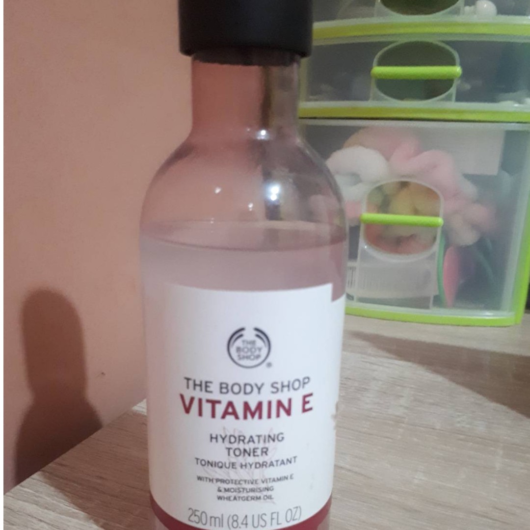 Jual Rugi The Body Shop Vitamin E Hydrating Toner Health