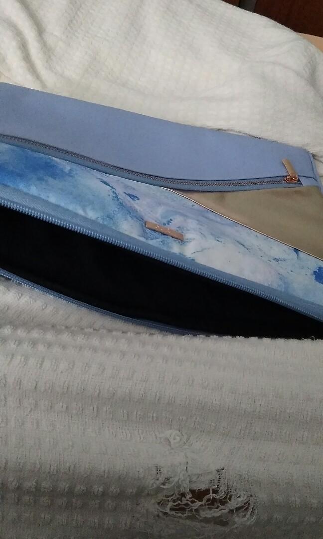 Typo Premium Laptop Sleeve 14 inch, Mobile Phones & Gadgets, Mobile